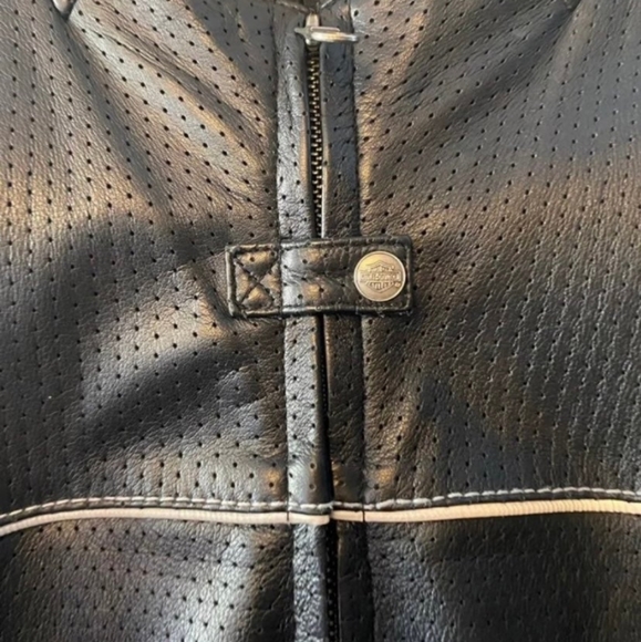 Harley Davidson Leather Jacket - Picture 6 of 12